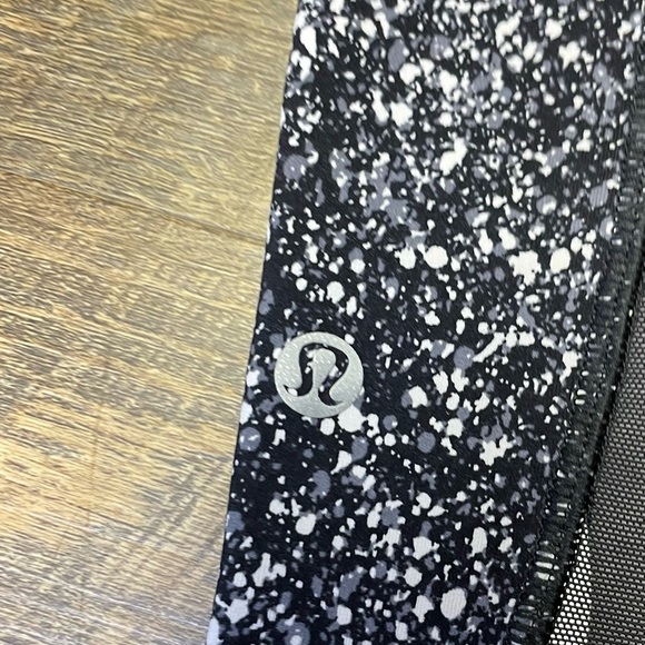 Lululemon Outrun 17" Crop Legging Splatter White Black Womens 6 Mesh Side Pocket - Picture 7 of 11